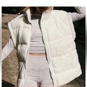 Free People FP movement in a bubble puffer vest - NWT- rose quartz- sz Medium